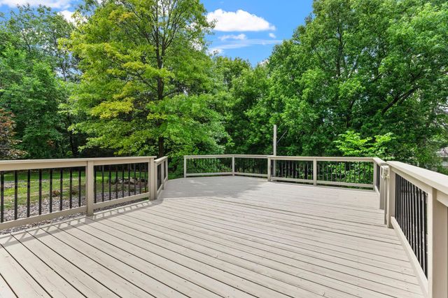 940 Trail Court, Eagan, MN 55123