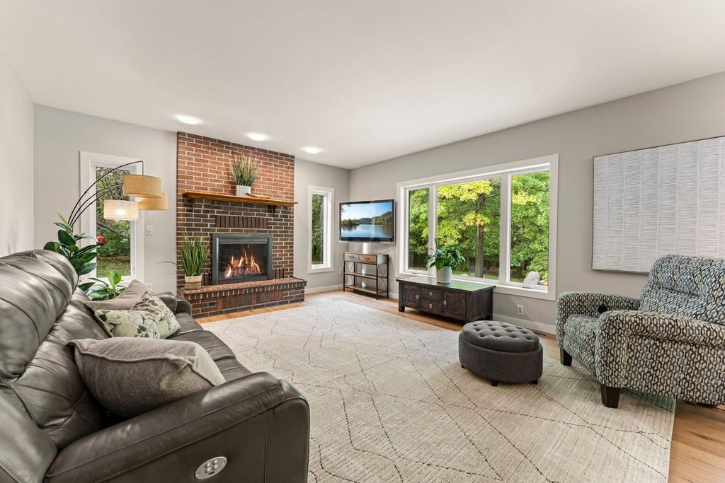 940 Trail Court, Eagan, MN 55123 — photo 3