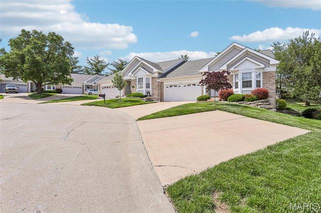 2415 S Lakeridge Court 15, Lake St Louis, MO 63367