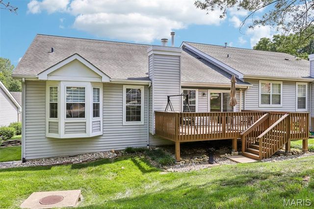 2415 S Lakeridge Court 15, Lake St Louis, MO 63367