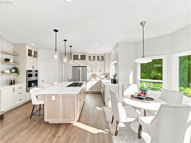 17994 SAINT CLAIR Dr, Lake Oswego, OR 97034