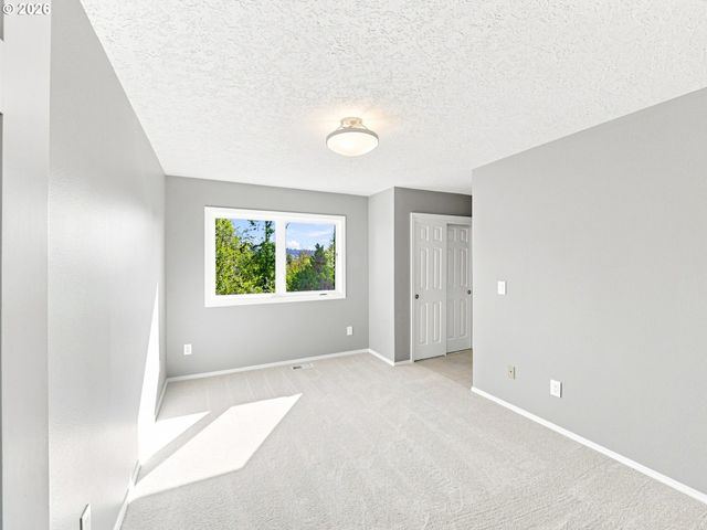 17994 SAINT CLAIR Dr, Lake Oswego, OR 97034