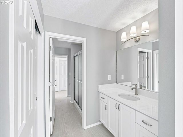 17994 SAINT CLAIR Dr, Lake Oswego, OR 97034