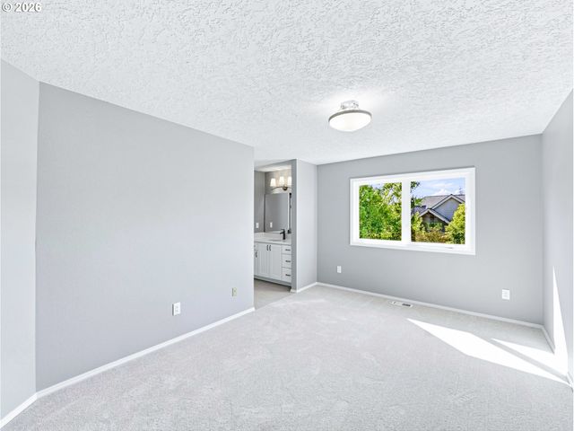 17994 SAINT CLAIR Dr, Lake Oswego, OR 97034