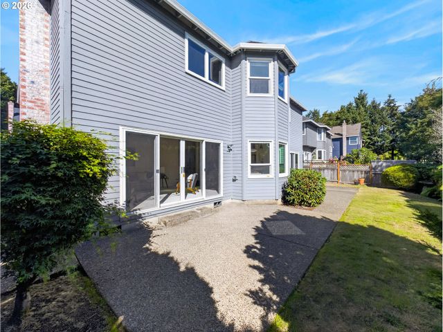17994 SAINT CLAIR Dr, Lake Oswego, OR 97034