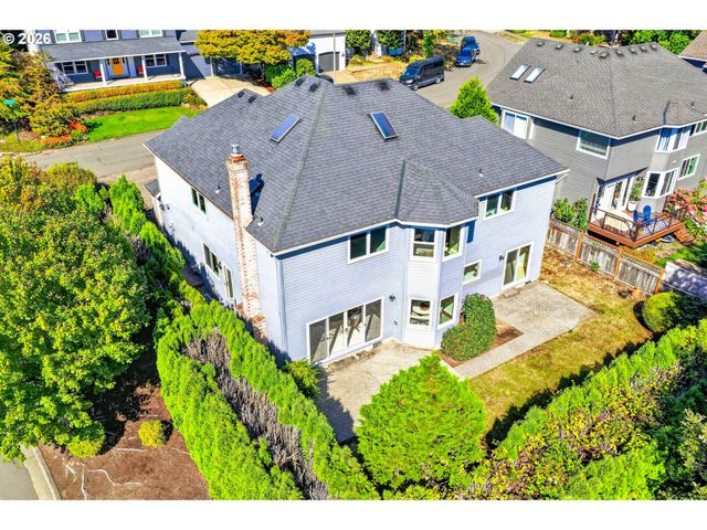17994 SAINT CLAIR Dr, Lake Oswego, OR 97034