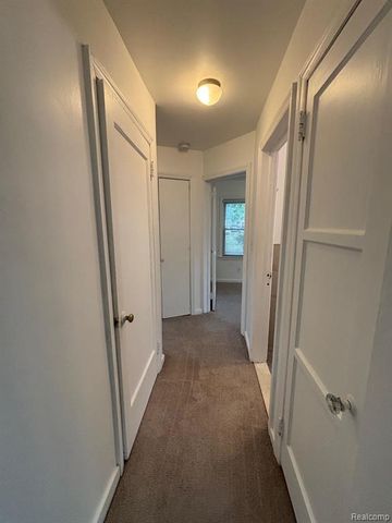 23045 Harding Avenue, Hazel Park, MI 48030