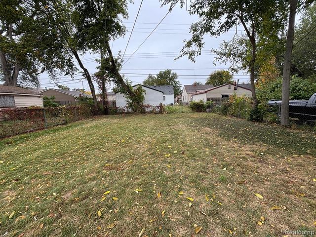 23045 Harding Avenue, Hazel Park, MI 48030