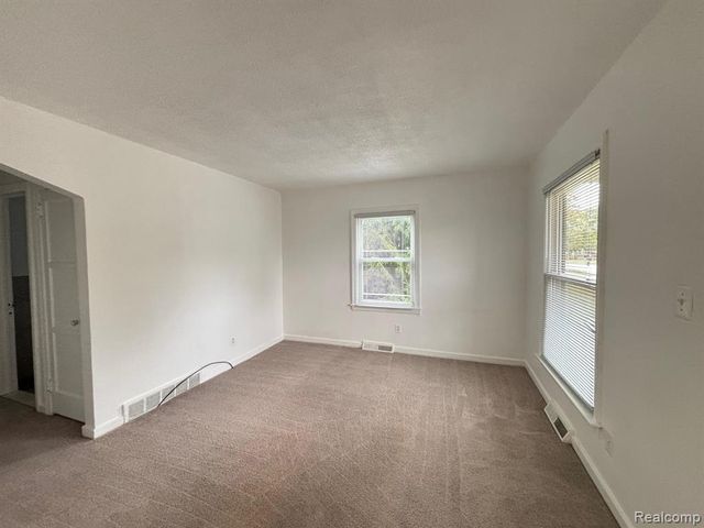 23045 Harding Avenue, Hazel Park, MI 48030