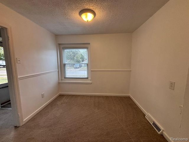 23045 Harding Avenue, Hazel Park, MI 48030