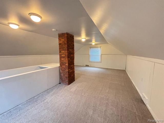 23045 Harding Avenue, Hazel Park, MI 48030