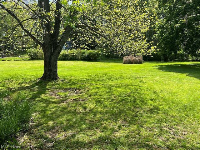 8180 Maple Street SW, Sherrodsville, OH 44675