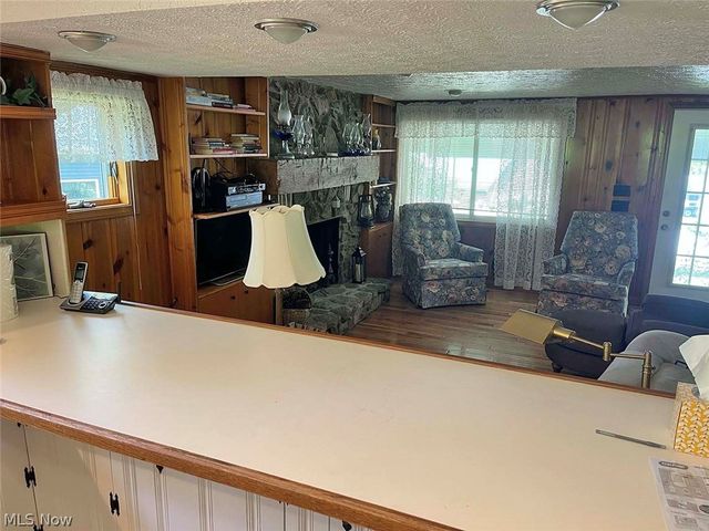 8180 Maple Street SW, Sherrodsville, OH 44675