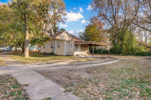 739 S Douglas Avenue, Springfield, MO 65806