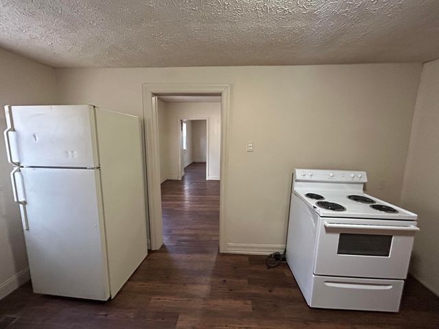 739 S Douglas Avenue, Springfield, MO 65806