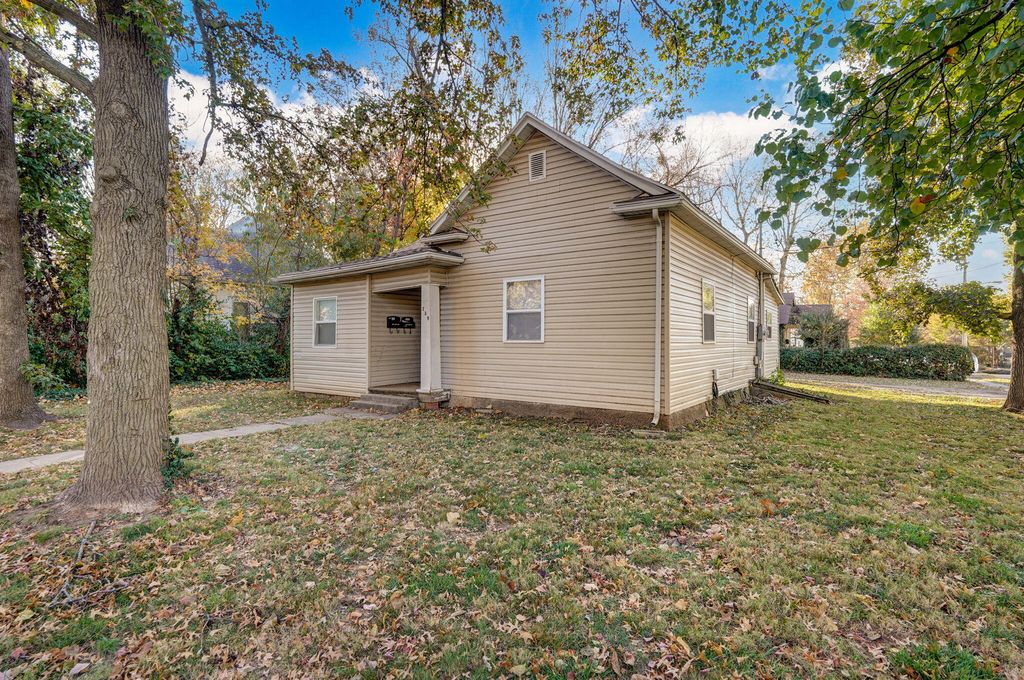 739 S Douglas Avenue, Springfield, MO 65806