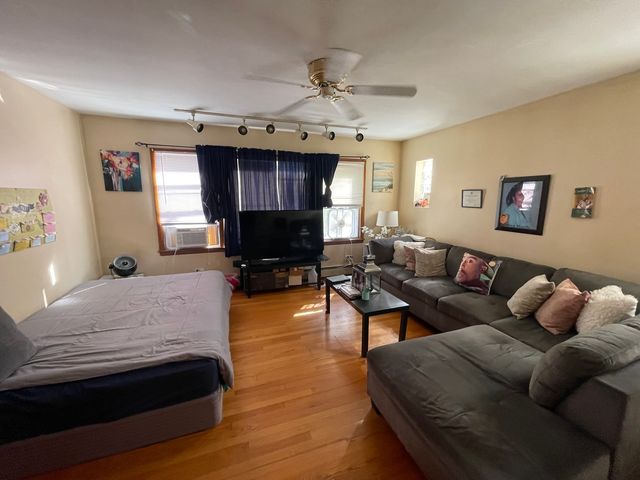 2328 N Lawndale Avenue, Chicago, IL 60647