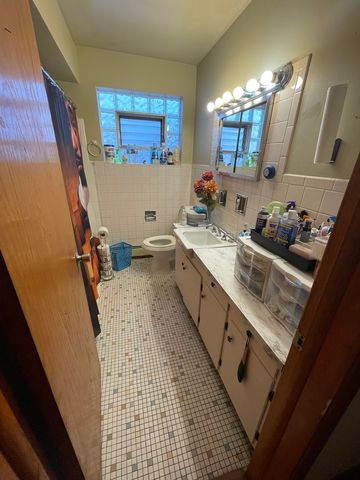 2328 N Lawndale Avenue, Chicago, IL 60647