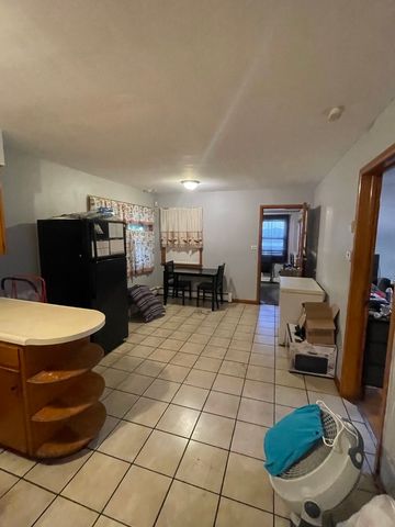 2328 N Lawndale Avenue, Chicago, IL 60647