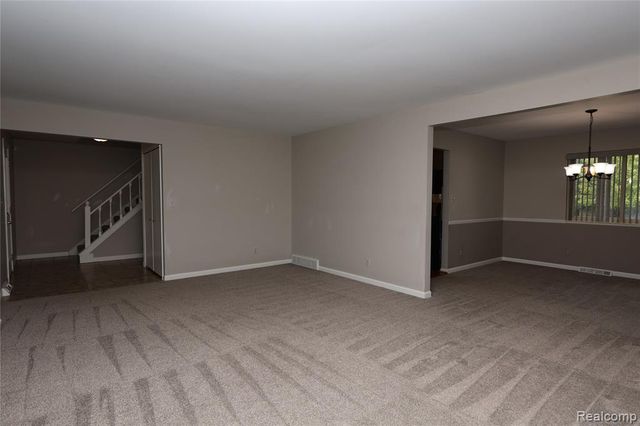 2301 Walnut Lake Road, West Bloomfield, MI 48323