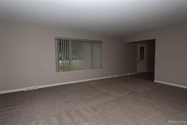 2301 Walnut Lake Road, West Bloomfield, MI 48323