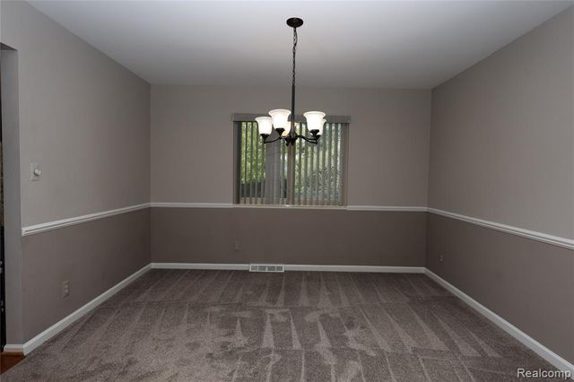 2301 Walnut Lake Road, West Bloomfield, MI 48323