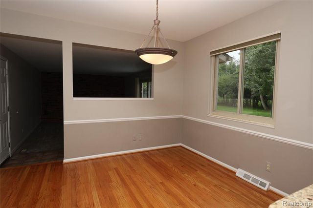 2301 Walnut Lake Road, West Bloomfield, MI 48323