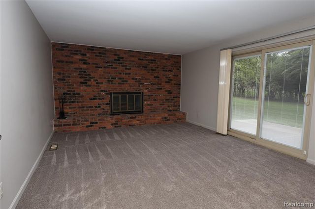 2301 Walnut Lake Road, West Bloomfield, MI 48323