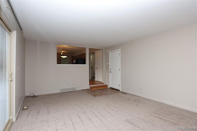 2301 Walnut Lake Road, West Bloomfield, MI 48323