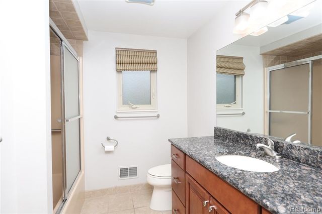 2301 Walnut Lake Road, West Bloomfield, MI 48323