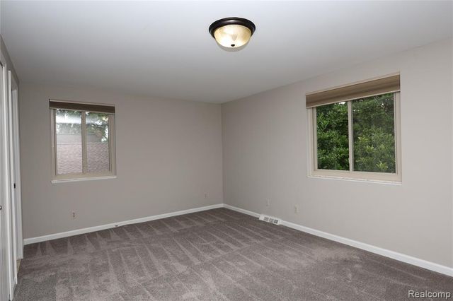 2301 Walnut Lake Road, West Bloomfield, MI 48323