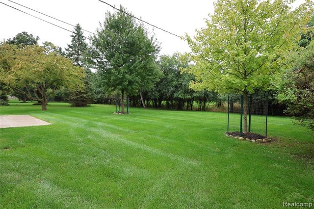 2301 Walnut Lake Road, West Bloomfield, MI 48323