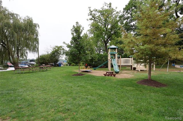 2301 Walnut Lake Road, West Bloomfield, MI 48323