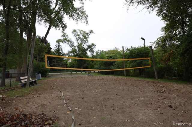 2301 Walnut Lake Road, West Bloomfield, MI 48323
