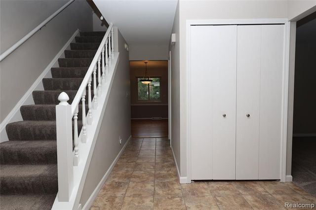 2301 Walnut Lake Road, West Bloomfield, MI 48323