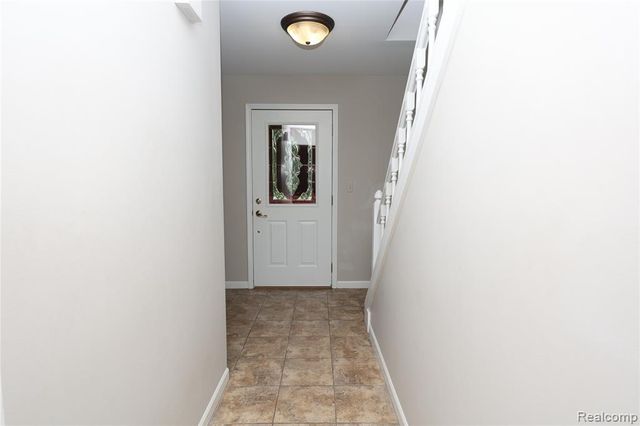 2301 Walnut Lake Road, West Bloomfield, MI 48323