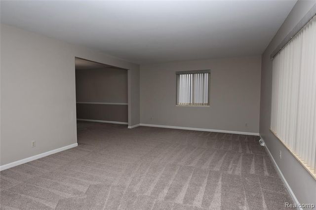 2301 Walnut Lake Road, West Bloomfield, MI 48323
