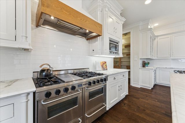 106 Melody Lane, Friendswood, TX 77546