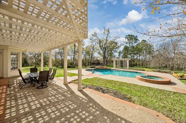 106 Melody Lane, Friendswood, TX 77546