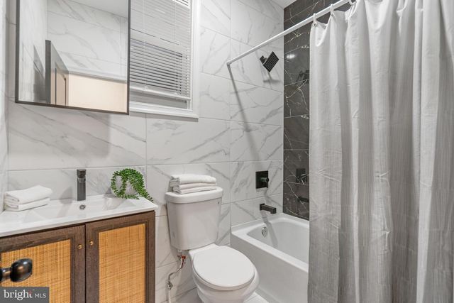 2218 W SARATOGA ST, Baltimore, MD 21223