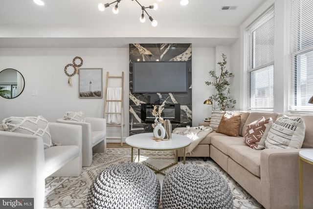 2218 W SARATOGA ST, Baltimore, MD 21223