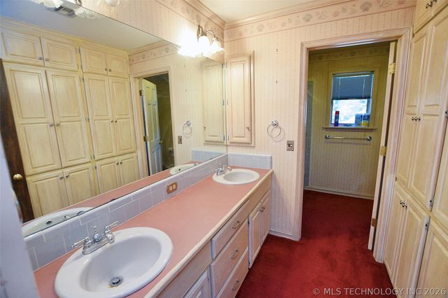 720 S East Avenue, Tahlequah, OK 74464