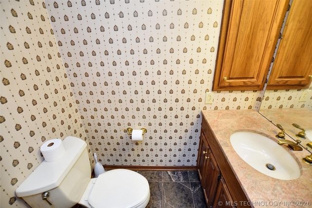 720 S East Avenue, Tahlequah, OK 74464