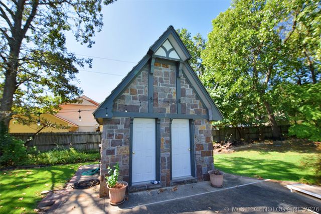 720 S East Avenue, Tahlequah, OK 74464