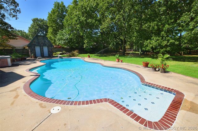 720 S East Avenue, Tahlequah, OK 74464