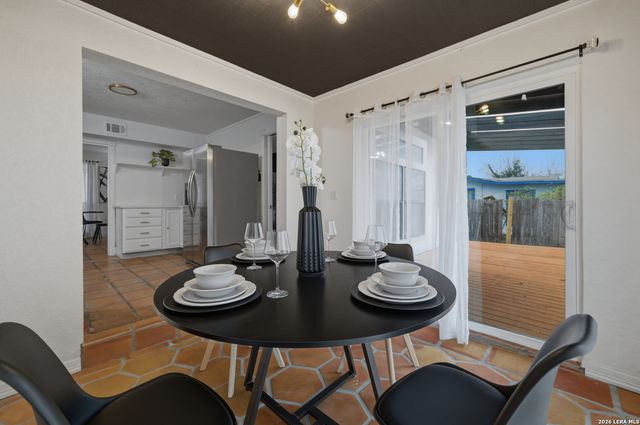 7914 WINDLAKE ST, San Antonio, TX 78230