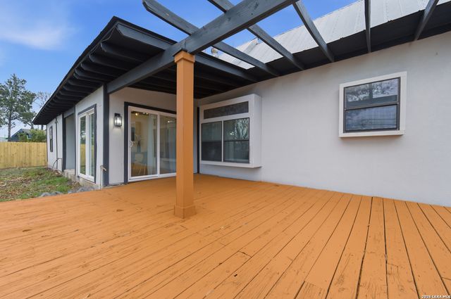 7914 WINDLAKE ST, San Antonio, TX 78230