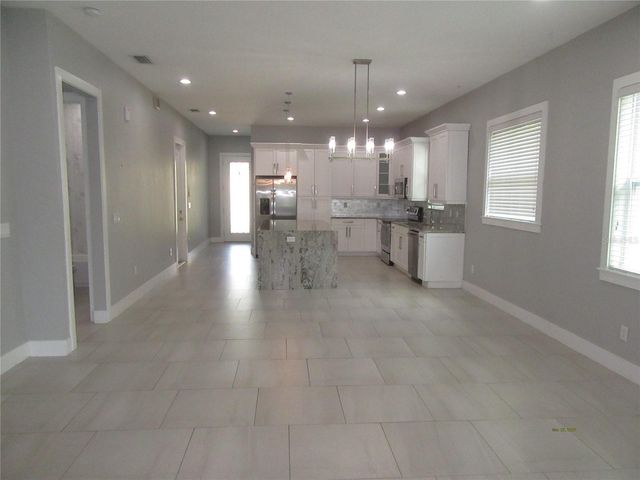 105 E BROAD STREET, Tampa, FL 33604