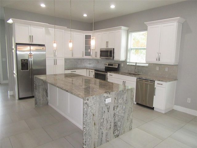 105 E BROAD STREET, Tampa, FL 33604