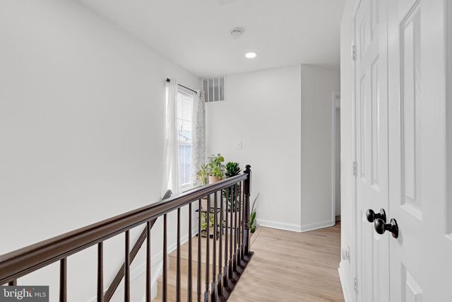 9242 JESSICA DR, Manassas Park, VA 20111